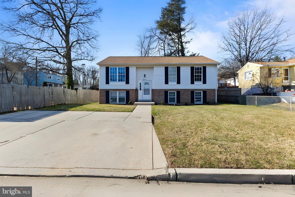 8804 35TH AVE, College Park, MD 20740