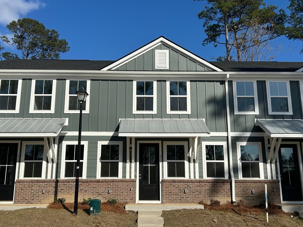 Image 1 of property listing at 475 Martins Creek Boulevard, Summerville, SC 29485