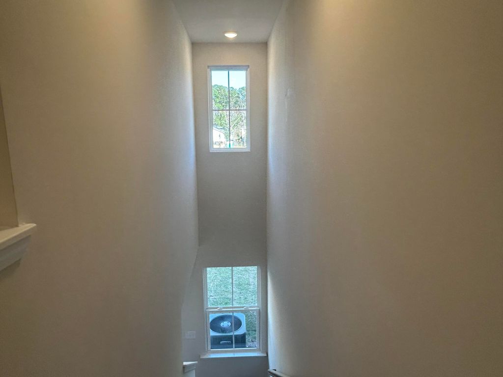 Image 13 of property listing at 475 Martins Creek Boulevard, Summerville, SC 29485