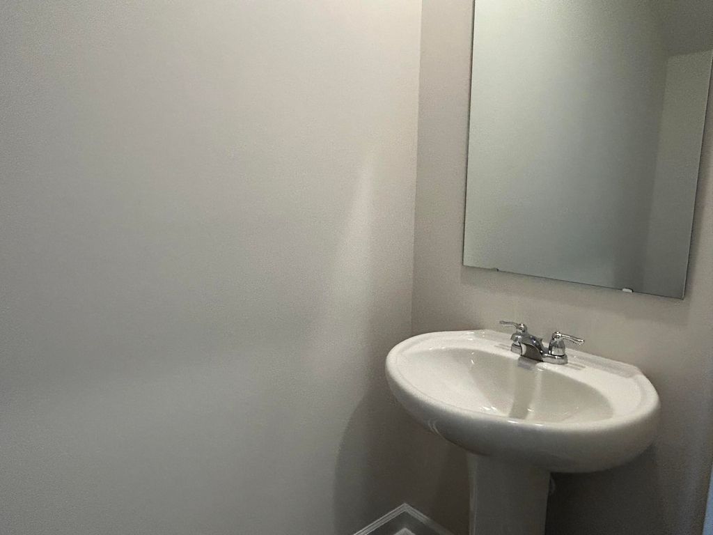 Image 9 of property listing at 475 Martins Creek Boulevard, Summerville, SC 29485