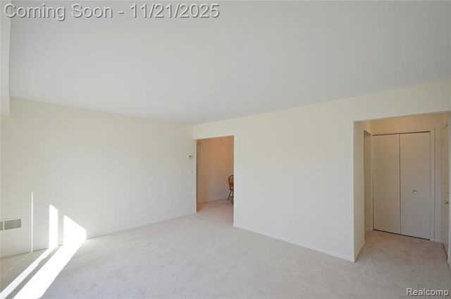 43298 Mound Road 40, Sterling Heights, MI 48314