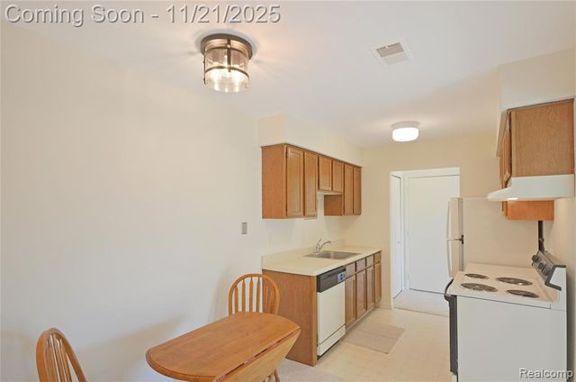 43298 Mound Road 40, Sterling Heights, MI 48314