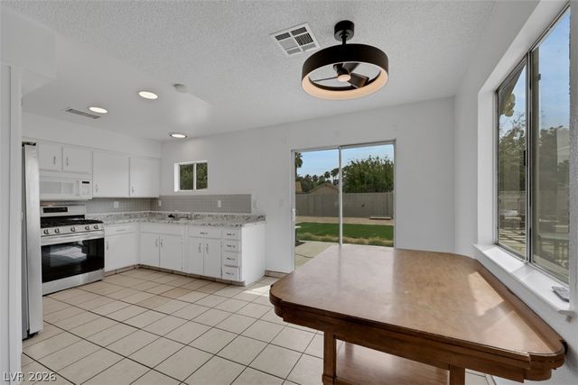 45 Sabino Circle, Las Vegas, NV 89110