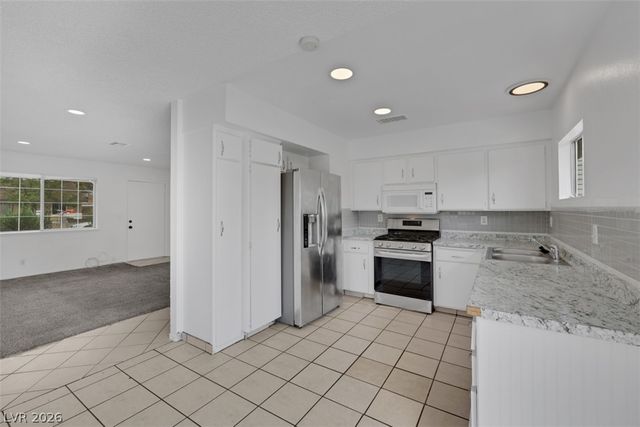 45 Sabino Circle, Las Vegas, NV 89110