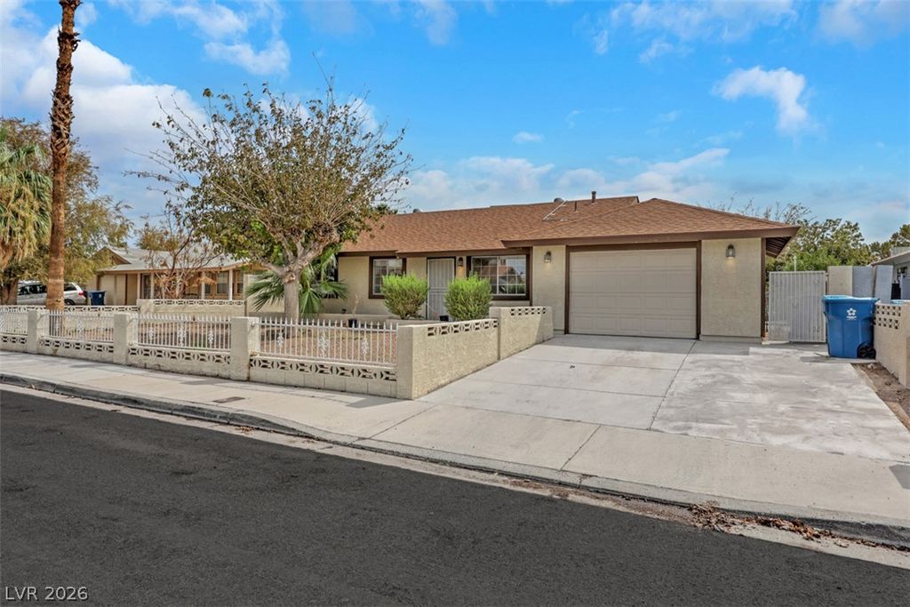 45 Sabino Circle, Las Vegas, NV 89110
