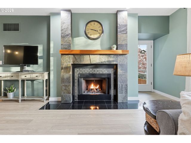 305 S MONTGOMERY St 406, Portland, OR 97201