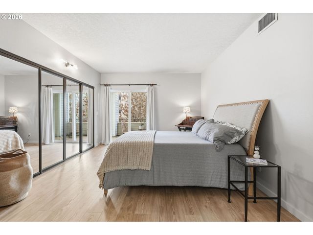 305 S MONTGOMERY St 406, Portland, OR 97201