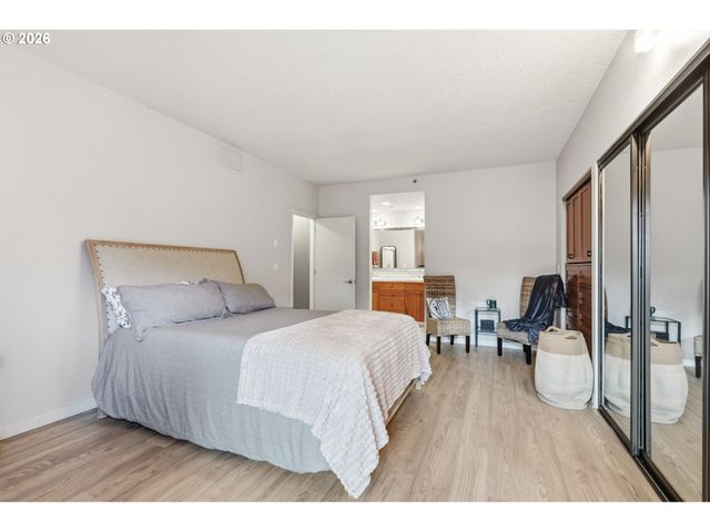 305 S MONTGOMERY St 406, Portland, OR 97201