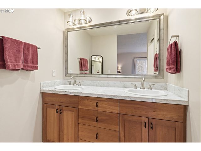 305 S MONTGOMERY St 406, Portland, OR 97201