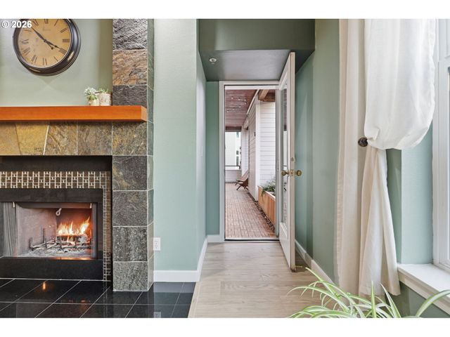 305 S MONTGOMERY St 406, Portland, OR 97201