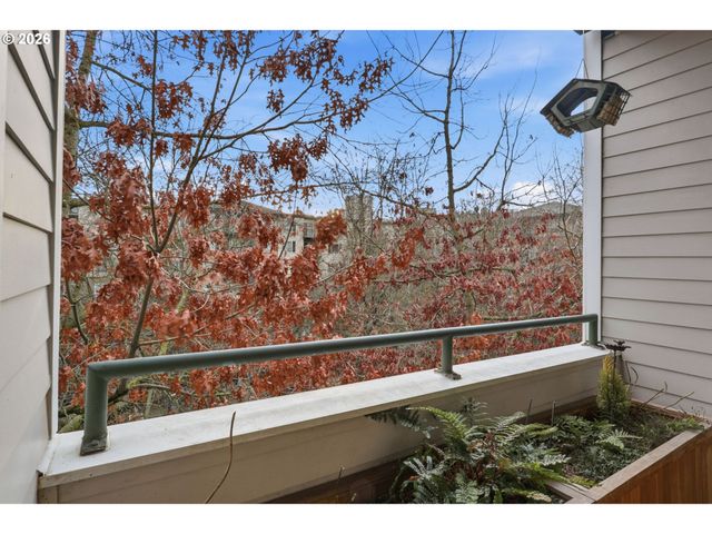 305 S MONTGOMERY St 406, Portland, OR 97201