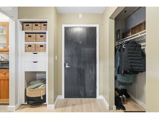 305 S MONTGOMERY St 406, Portland, OR 97201