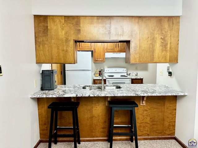 741 SW Mifflin RD, Topeka, KS 66606