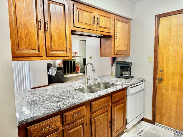 741 SW Mifflin RD, Topeka, KS 66606