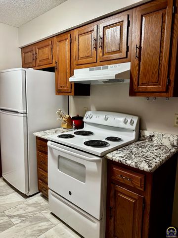 741 SW Mifflin RD, Topeka, KS 66606