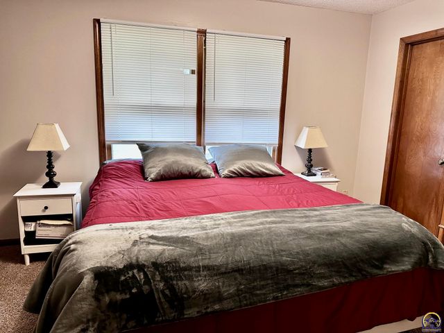 741 SW Mifflin RD, Topeka, KS 66606