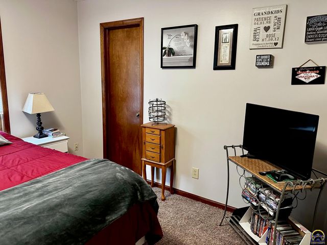 741 SW Mifflin RD, Topeka, KS 66606