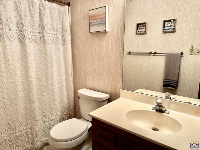 741 SW Mifflin RD, Topeka, KS 66606