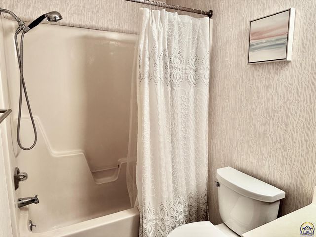 741 SW Mifflin RD, Topeka, KS 66606