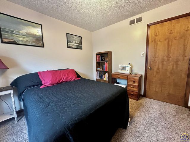 741 SW Mifflin RD, Topeka, KS 66606