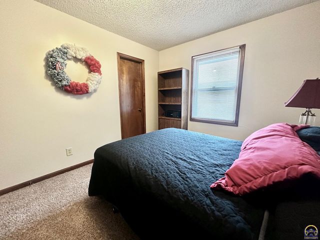 741 SW Mifflin RD, Topeka, KS 66606