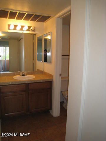 1810 E Blacklidge Dr Apt 209, Tucson, AZ 85719