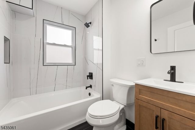 218 Ampere Pkwy, Bloomfield Twp., NJ 07003