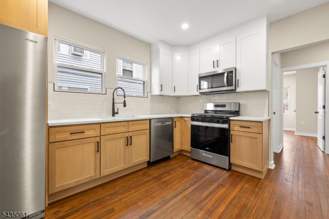 218 Ampere Pkwy, Bloomfield Twp., NJ 07003