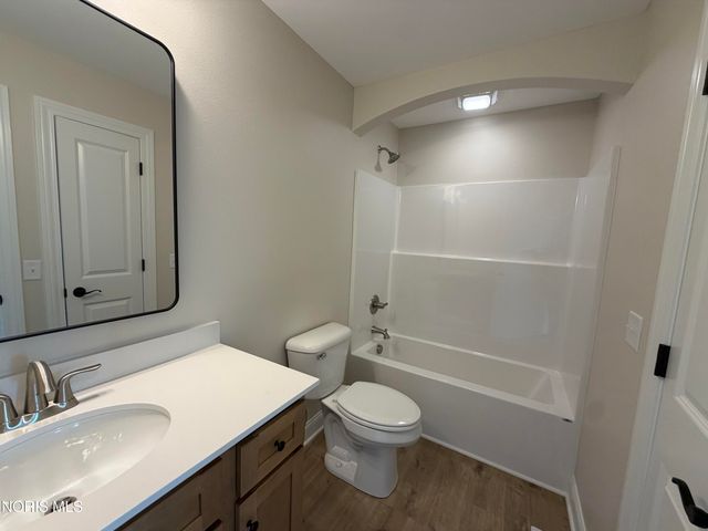 5021 Easton Drive, Oregon, OH 43616