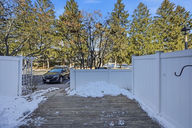 29 Plantation Dr 29, Agawam, MA 01001