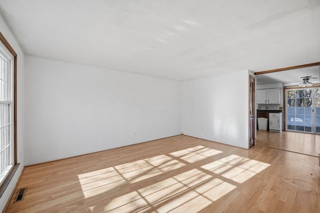 29 Plantation Dr 29, Agawam, MA 01001