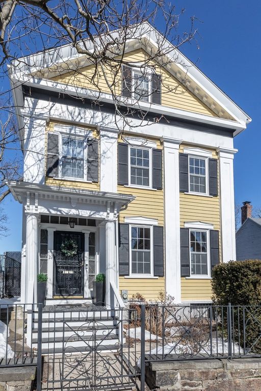 27 Saint James St, Boston, MA 02119