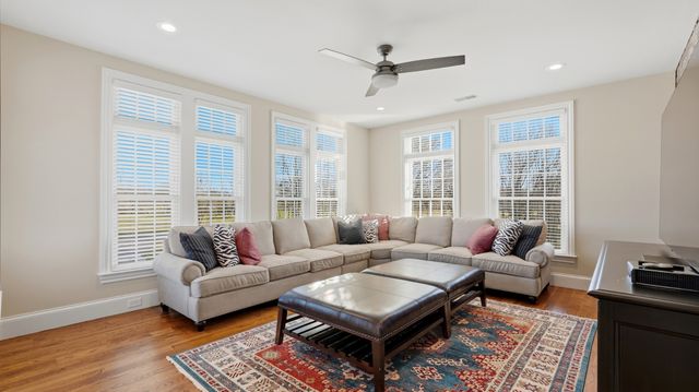 4810 Scenic Oaks Ln, Thompsons Station, TN 37179