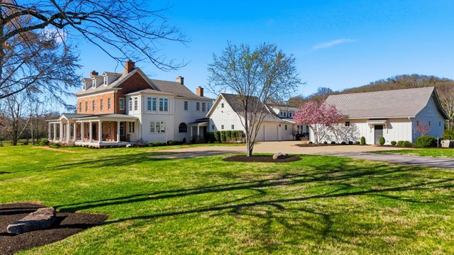 4810 Scenic Oaks Ln, Thompsons Station, TN 37179