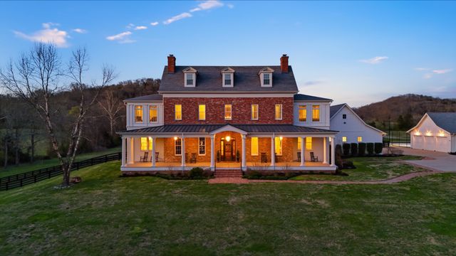 4810 Scenic Oaks Ln, Thompsons Station, TN 37179