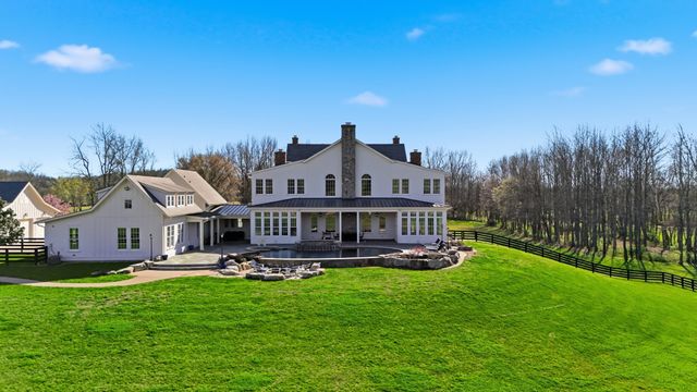 4810 Scenic Oaks Ln, Thompsons Station, TN 37179