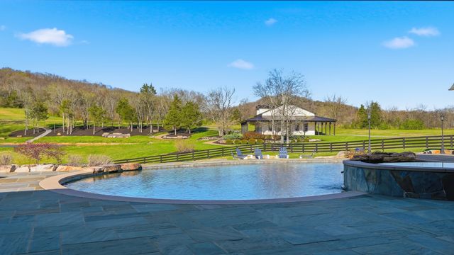 4810 Scenic Oaks Ln, Thompsons Station, TN 37179