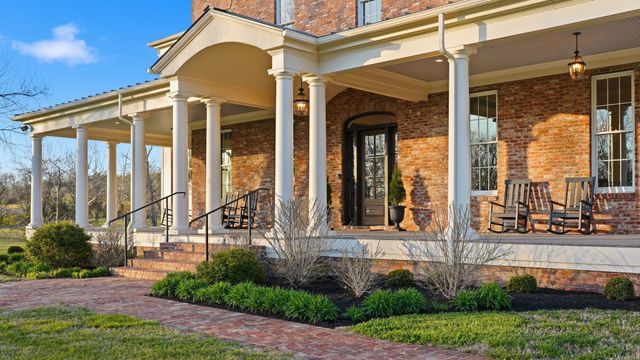 4810 Scenic Oaks Ln, Thompsons Station, TN 37179