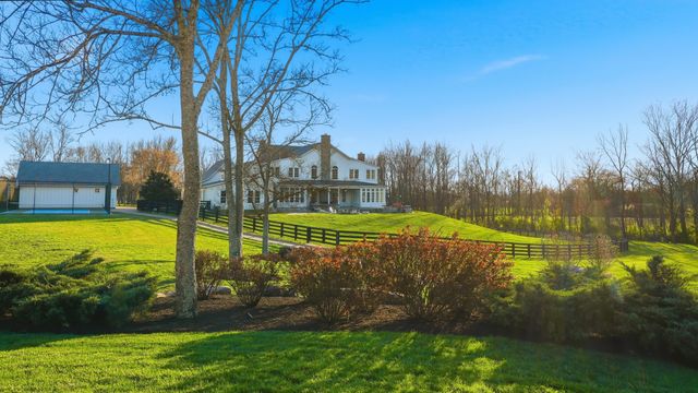 4810 Scenic Oaks Ln, Thompsons Station, TN 37179