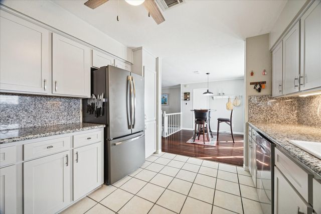 15 S Curlew Street, La Marque, TX 77568