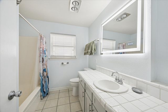 15 S Curlew Street, La Marque, TX 77568