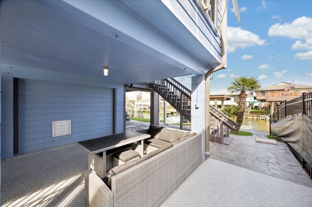 15 S Curlew Street, La Marque, TX 77568