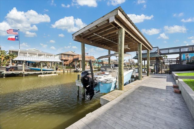 15 S Curlew Street, La Marque, TX 77568