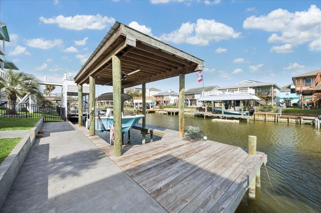 15 S Curlew Street, La Marque, TX 77568