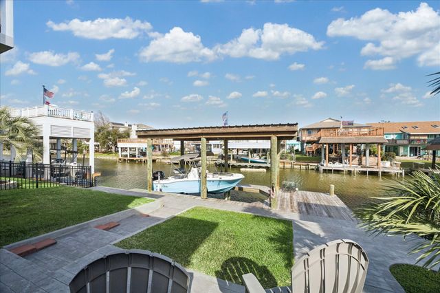 15 S Curlew Street, La Marque, TX 77568