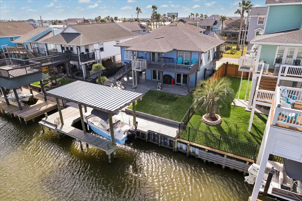 15 S Curlew Street, La Marque, TX 77568