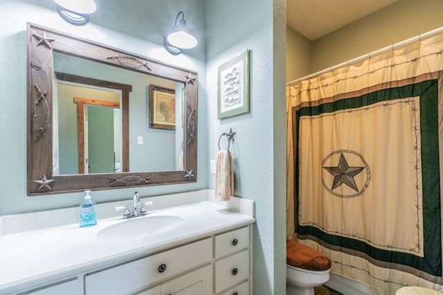 5636 Fm 56, Clifton, TX 76634