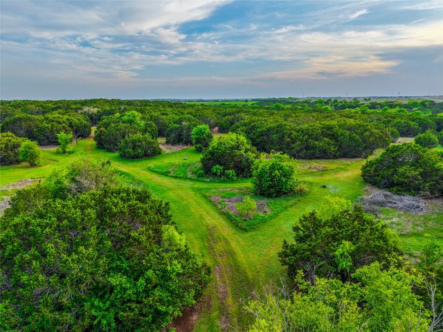 5636 Fm 56, Clifton, TX 76634