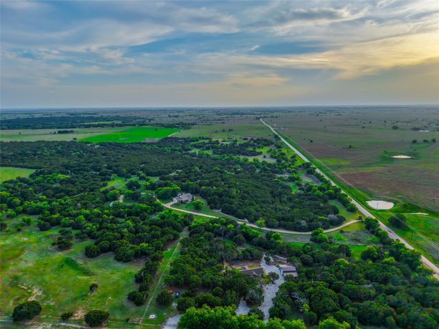 5636 Fm 56, Clifton, TX 76634