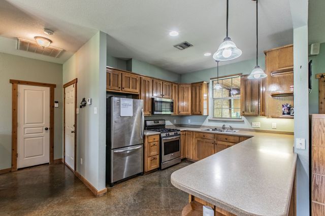 5636 Fm 56, Clifton, TX 76634
